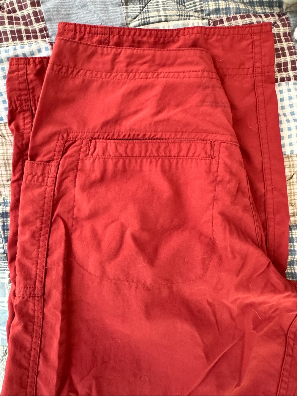 Mountain hardware capris with extra pockets! - Picture 4 of 7